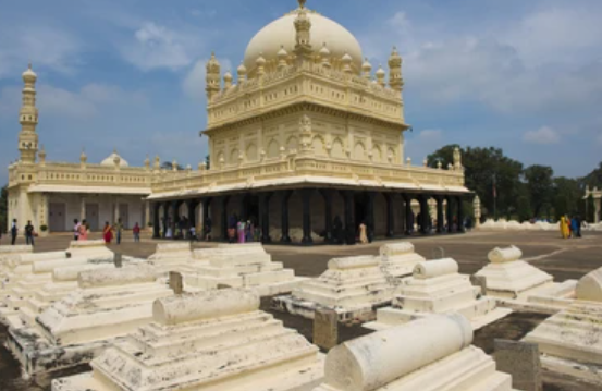 The Hajrat Tipu Sultan's (R.A.) Tomb, Mysuru (Mysore), Karnataka - Vushii.com The Hajrat Tipu Sultan's (R.A.) Tomb, Mysuru (Mysore), Karnataka - Vushii.com